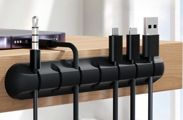 Caja Minimalista para Gestión de Cables y Regletas